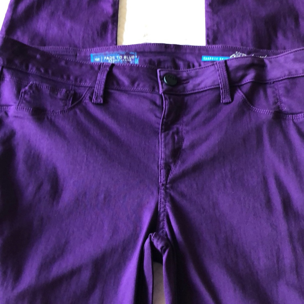 New from Neiman Marcus purple skinny jeans. Size32